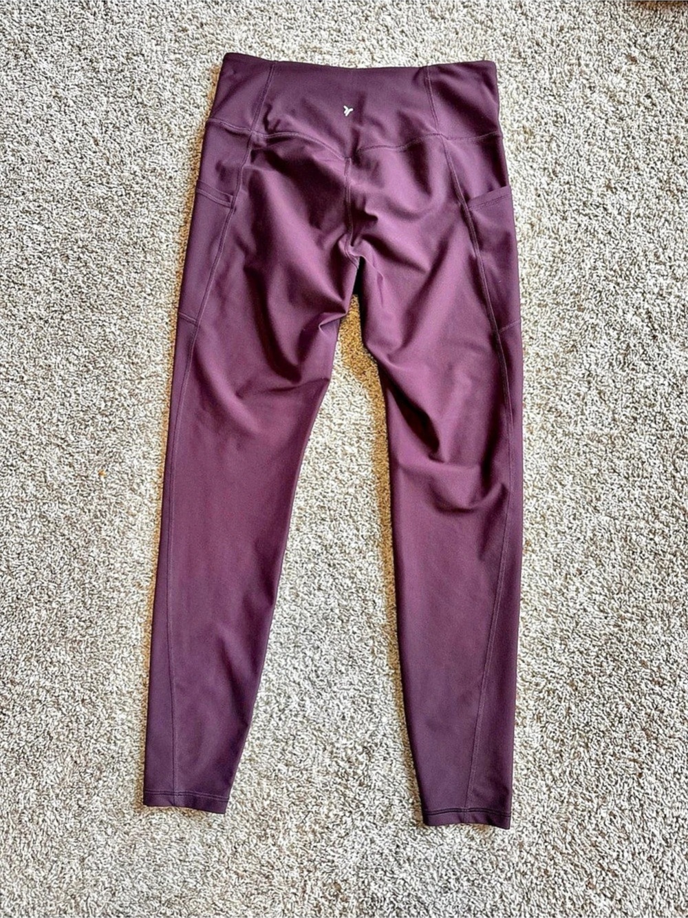 Old Navy PowerSoft High-Waisted Full Length Pocket Leggings Burgundy - Picture 3 of 3